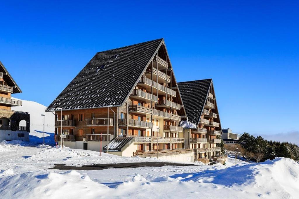 Appartement 4 Personnes Avec Piscine, Wifi, Garage Besse-et-Saint-Anastaise Exterior photo